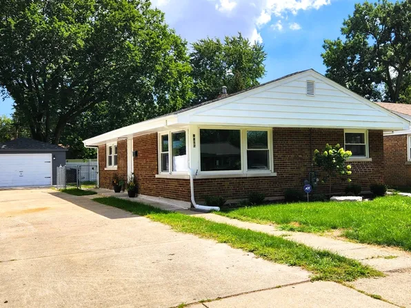 9817 S Maplewood Ave, Evergreen Park, IL 60805