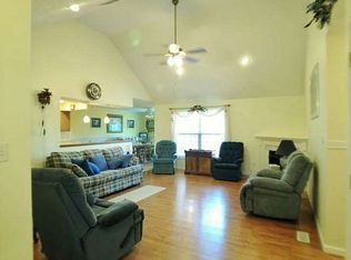 9744 Rabbit Run Dr, Newburgh, IN 47630