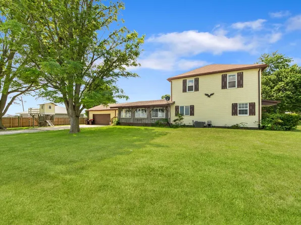 722 E Bennington St, Toluca, IL 61369