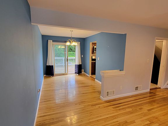 5th image of 31 Maplewood Blvd