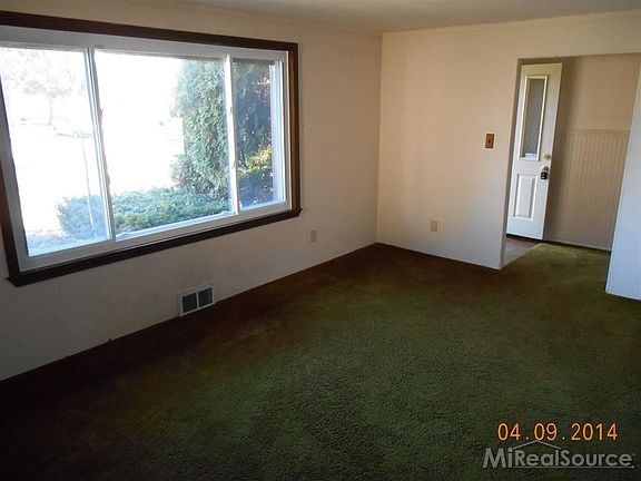 4th image of 17186 Park Ln