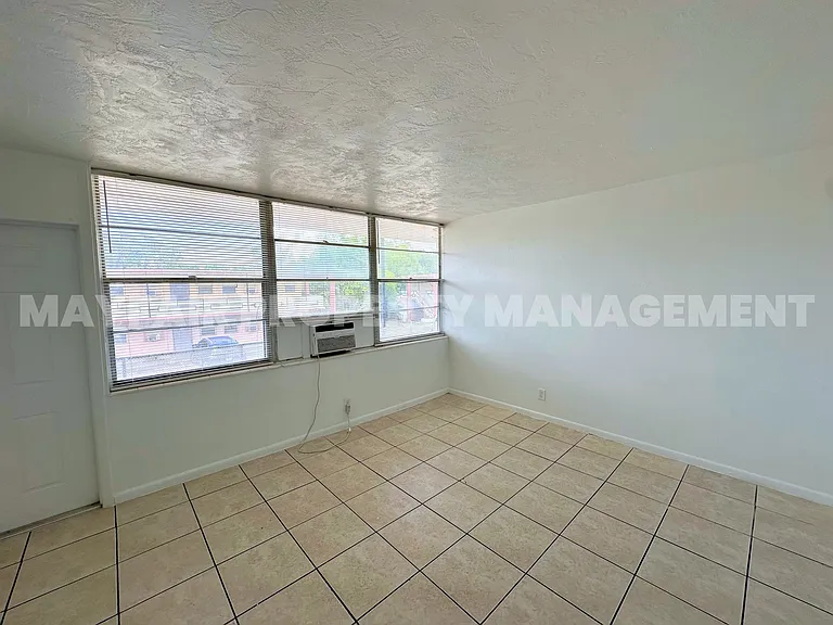 4611 South Congress Ave — Photo 12