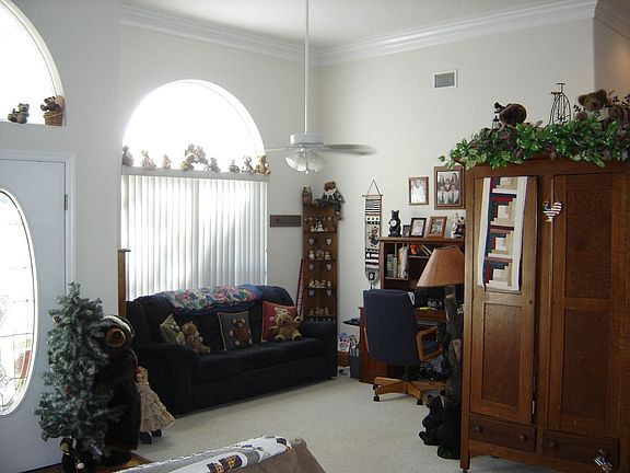 2nd image of 610 N McGowan Ave