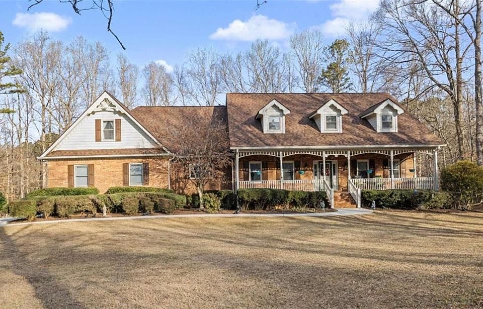 1st image of 410 Camelot Dr