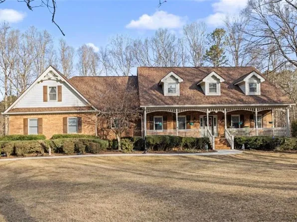 410 Camelot Dr, Fayetteville, GA 30214
