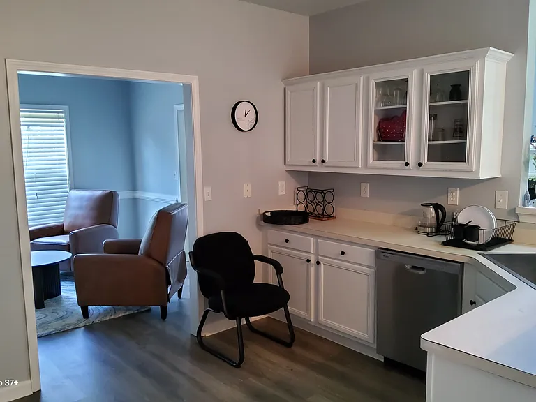 1170 Cliftwood Dr — Photo 19