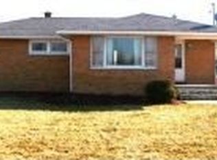 395 Maple Rd, Williamsville, NY 14221