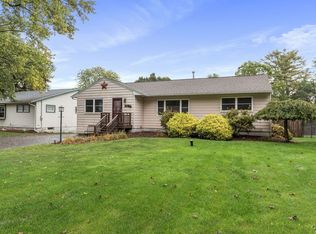 132 Sheraton Rd, Syracuse, NY 13219