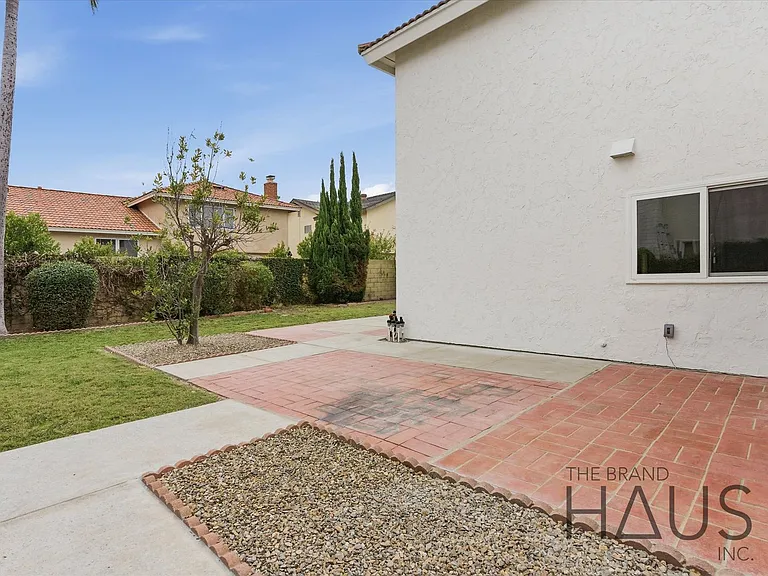 6861 Defiance Dr — Photo 13