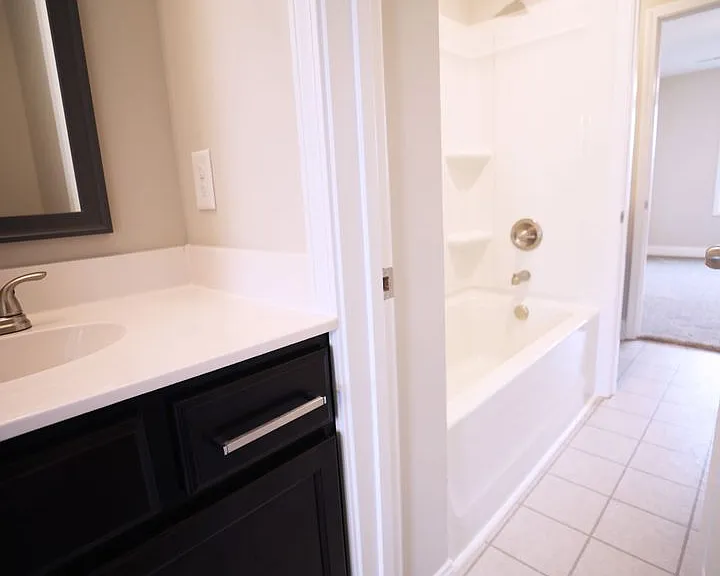 220 Drayton Dr — Photo 24
