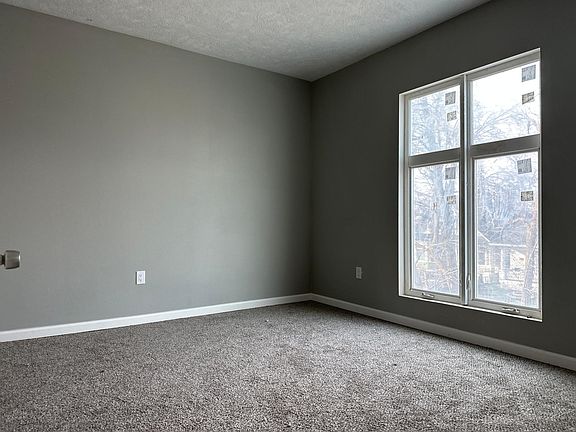 4th image of 1829 W Gardner Ave #2
