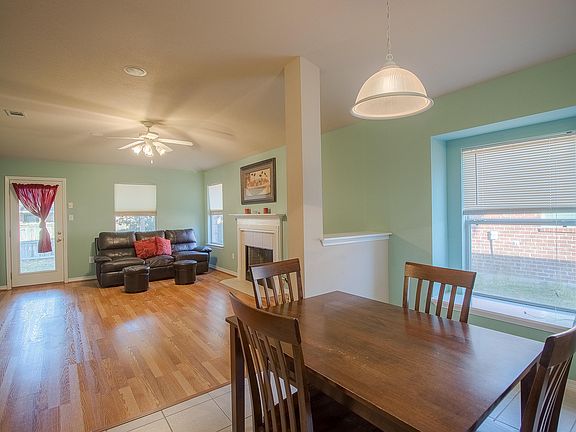 5th image of 10390 English Manor Dr