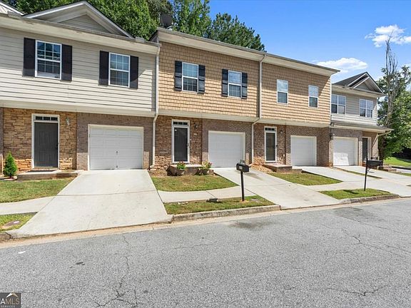 2nd image of 5016 Lower Elm St