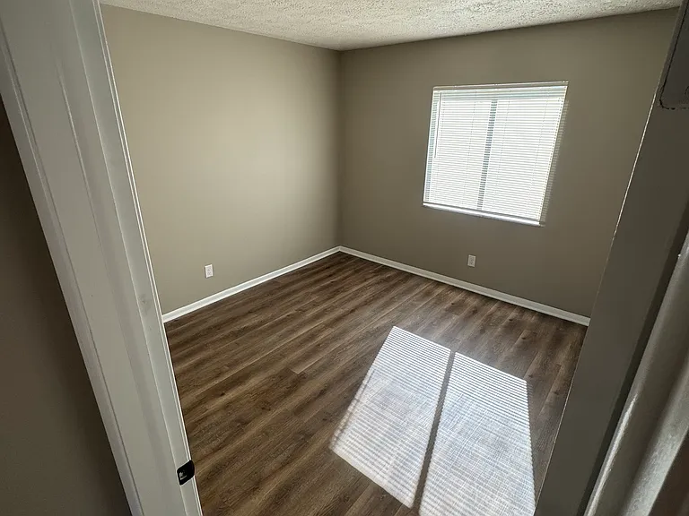 316 Elmead Ct — Photo 6