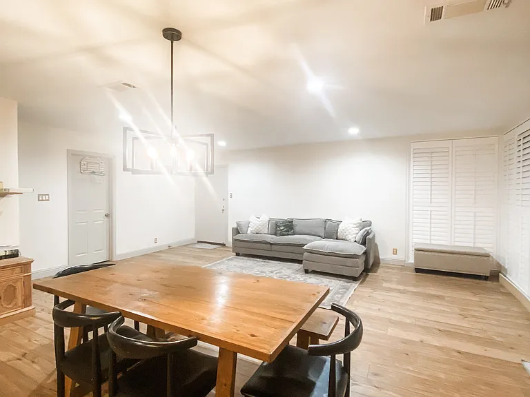 2155 N Orange St — Photo 4