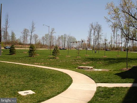4th image of 5094 Village Fountain Pl