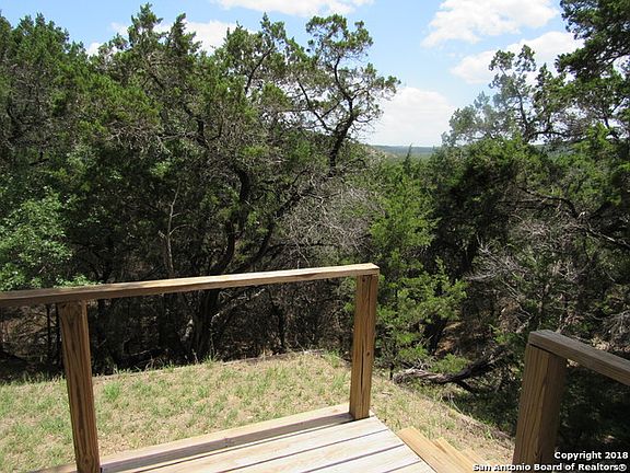3rd image of 1804 Trail Pass Dr