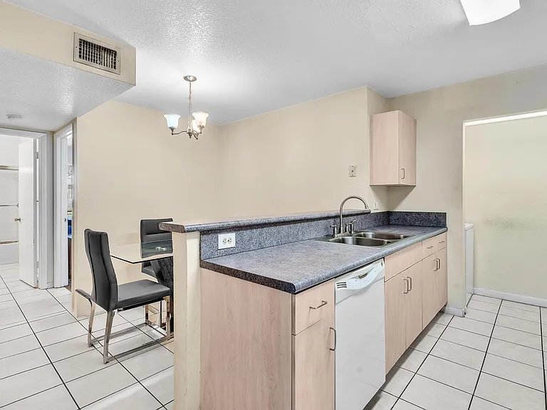 10240 NW 33rd Pl — Photo 26