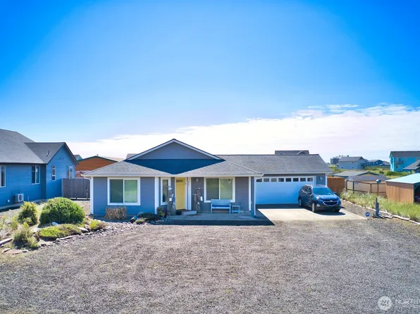 461 S Portal Loop SW, Ocean Shores, WA 98569