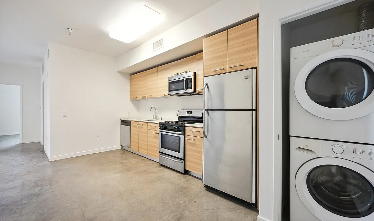 2 bed, 900 sqft, $2,995 — Photo 4