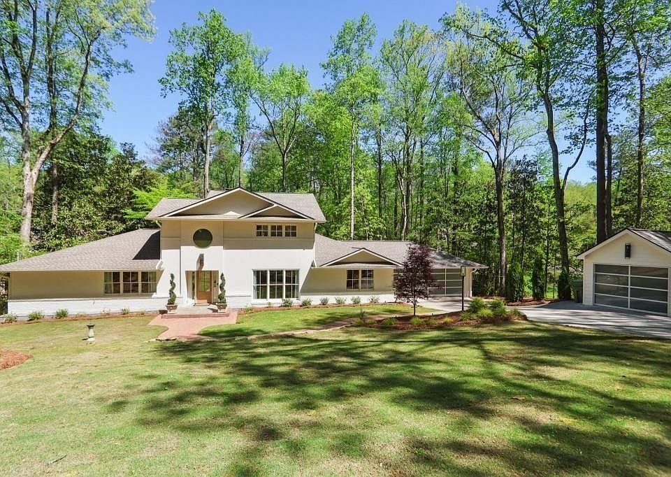 1st image of 1007 Somerset Dr NW