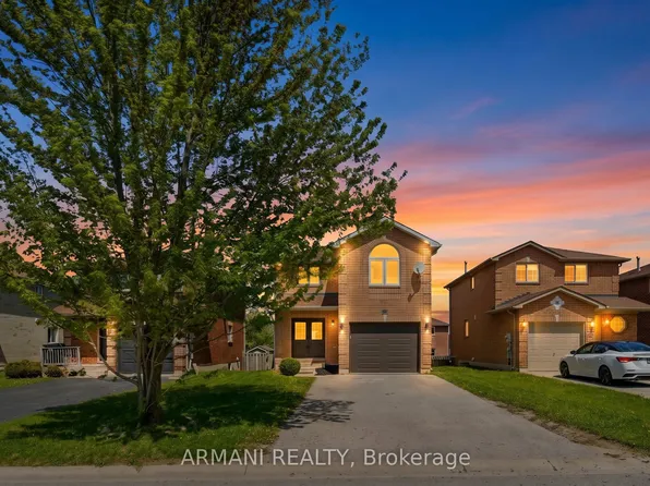 30 Booth Ln, Barrie, ON L4N 0S4