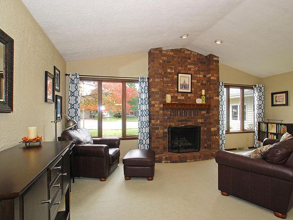 2nd image of 1008 Princeton Ct