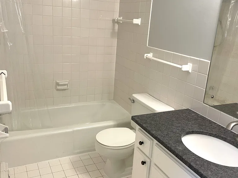 Maple Commons Apartments — Photo 7