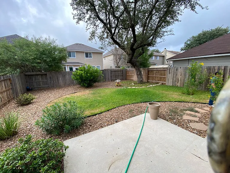 826 Brandon Willow — Photo 2