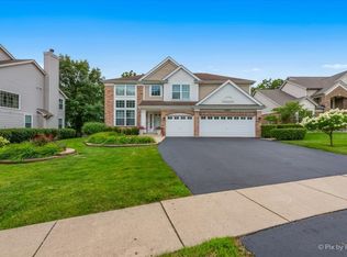 2790 Foxfield Dr, West Chicago, IL