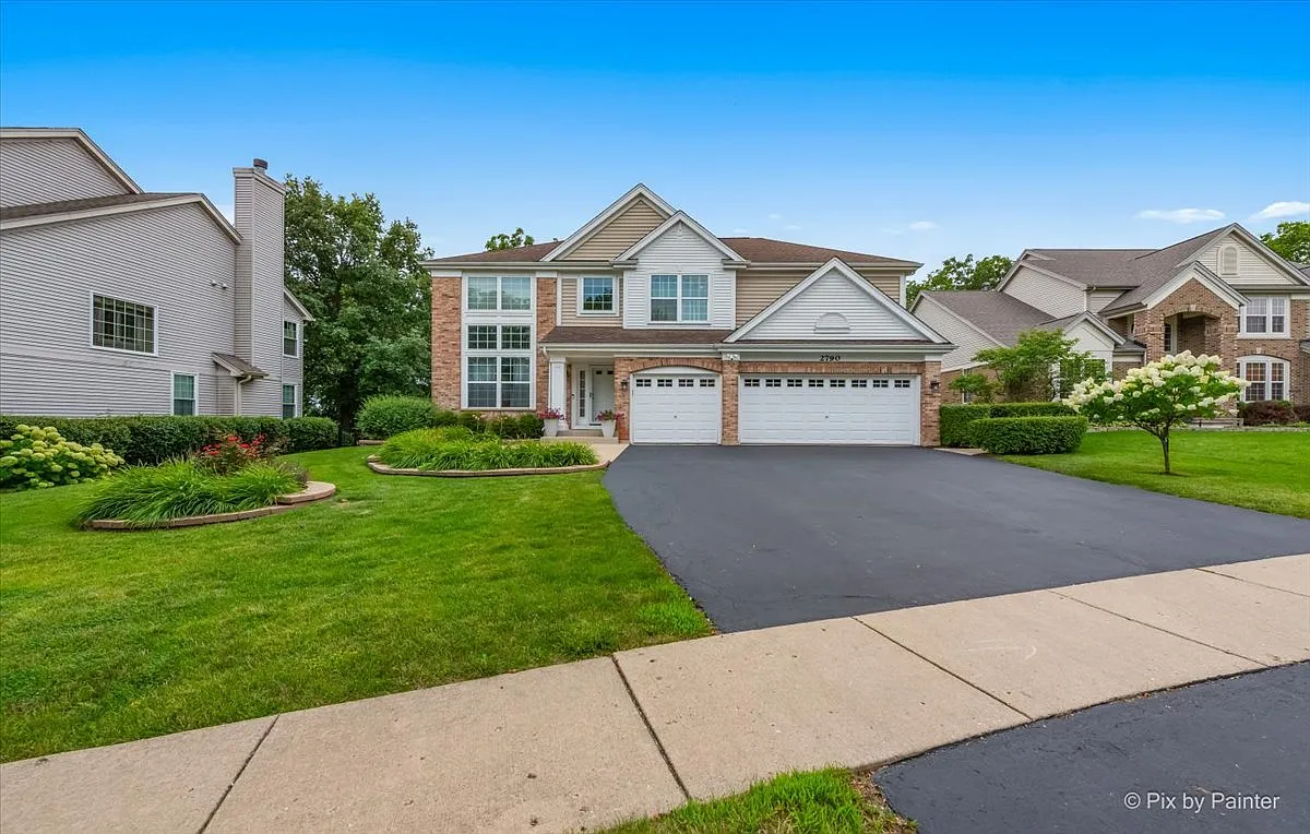 2790 Foxfield Dr photo 1