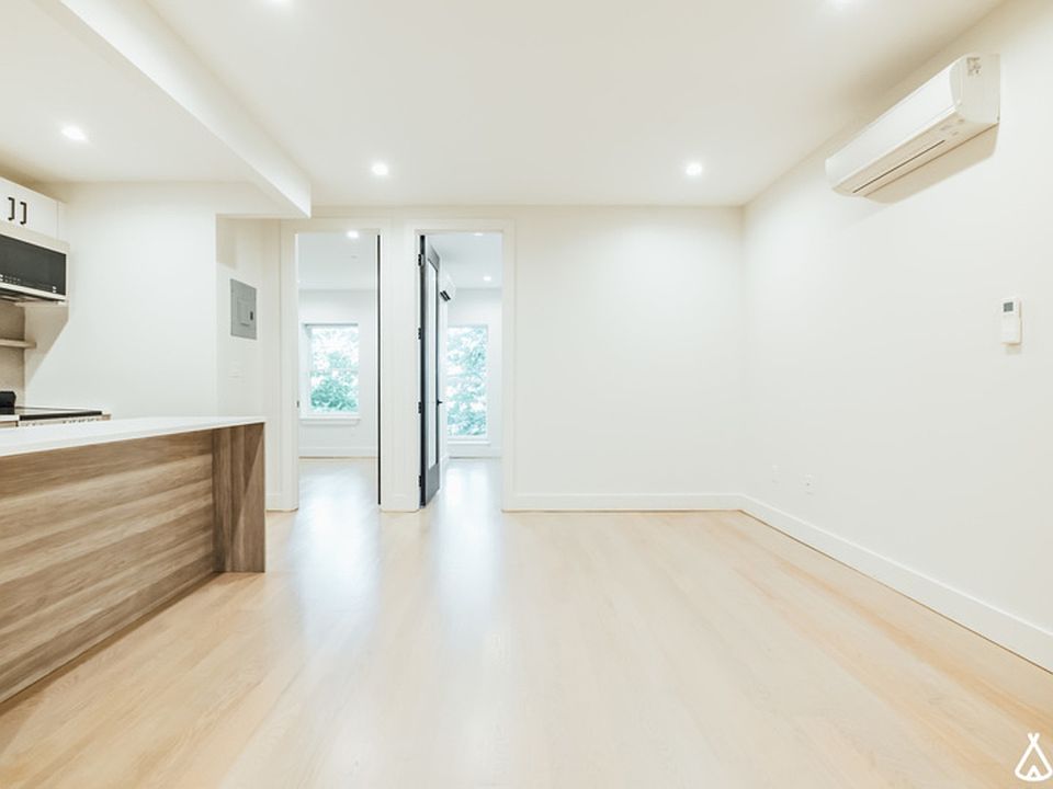 1st image of 471 Tompkins Ave #3C