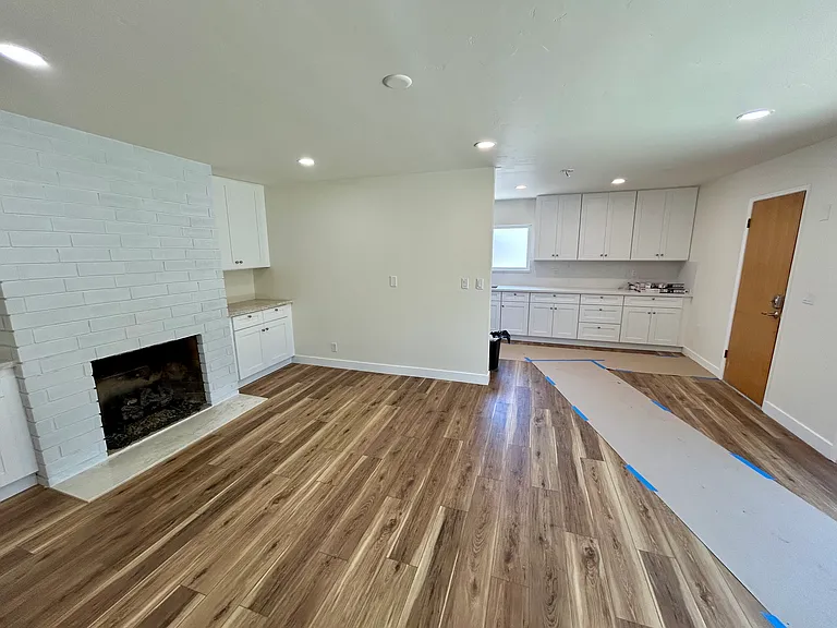1354 Chalcedony St — Photo 3