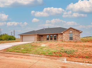 121 Mulberry Ln, Elk City, OK 73644