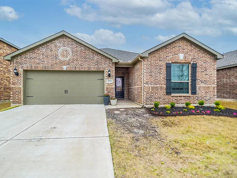 3004 Parker Rd — Photo 1