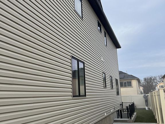 4th image of 34 Greenway Ave