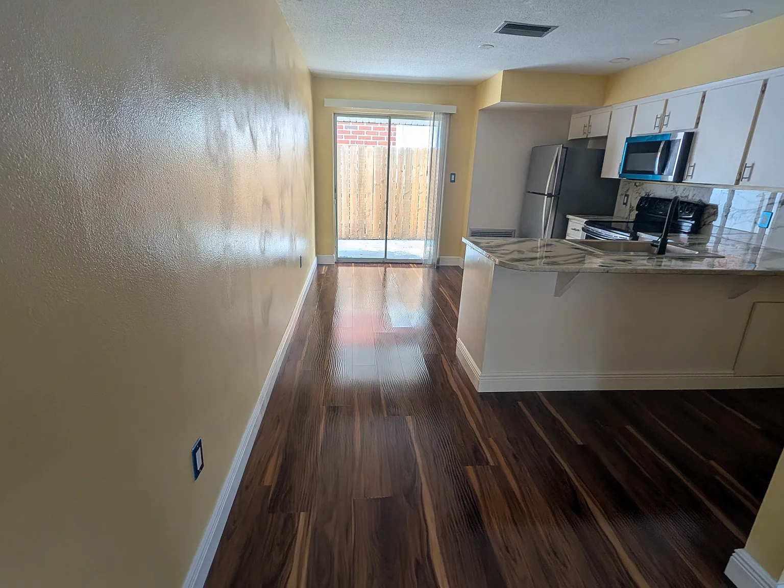 2 bed, 815 sqft, $1,250 — Photo 3