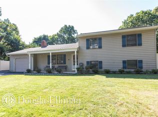 50 Hurtin Blvd, Smithtown, NY 11787