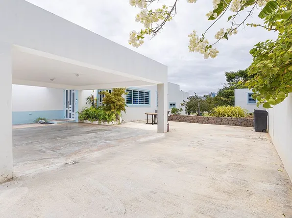 E6 Calle Venus Urb Puertas Del Sol, Fajardo, PR 00738
