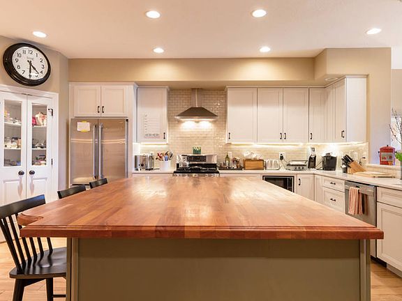 5th image of 933 Northwood Blvd Unit 6