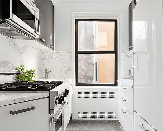 4th image of 20 Clinton St APT 4E