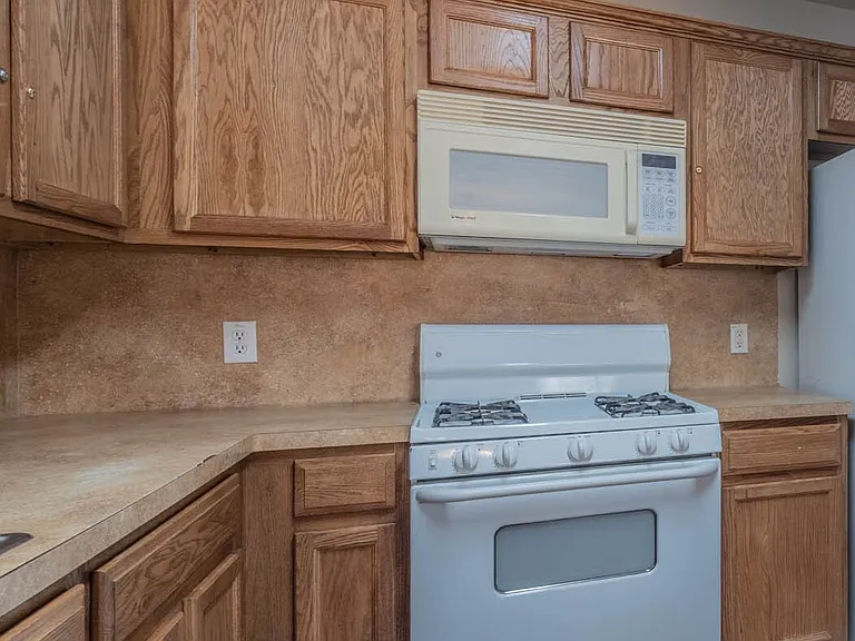 10233 Azalea Vlg — Photo 15