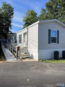 8 6th St, Moonachie, NJ, 07074
