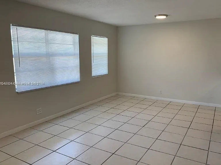 2331 Adams St #2324 — Photo 3