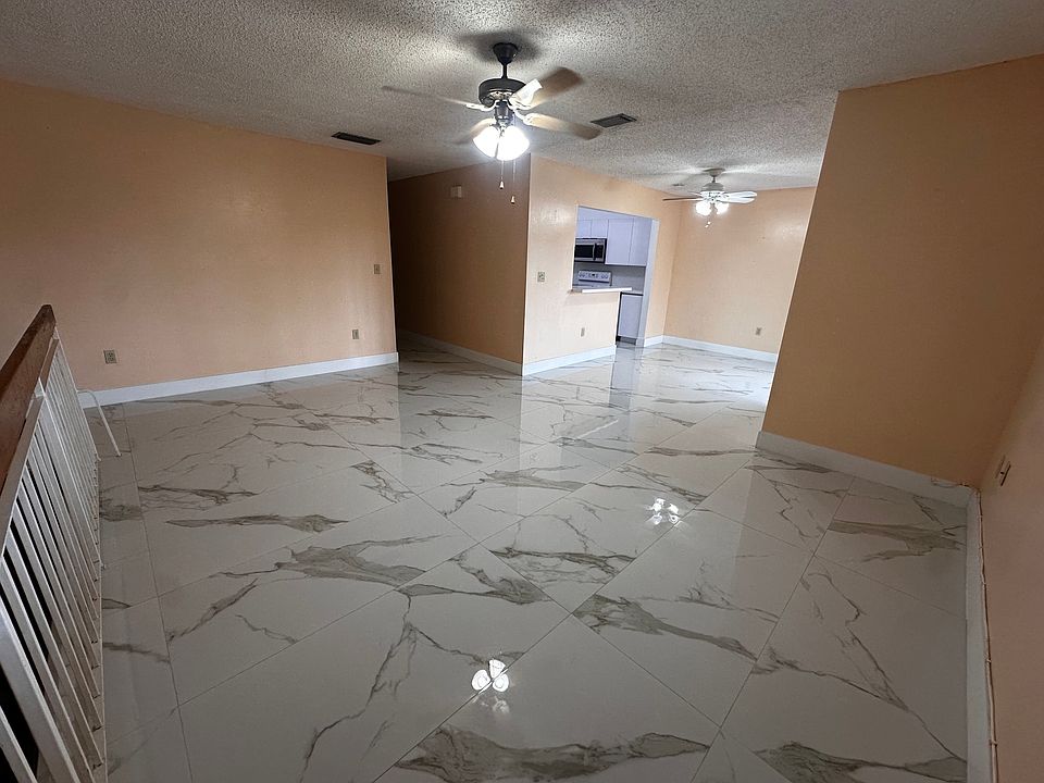 1st image of 1284 W 44th Pl
