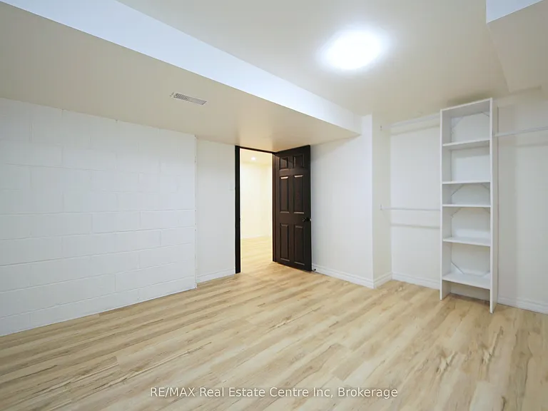 46 Talbot St #BASEMENT — Photo 11