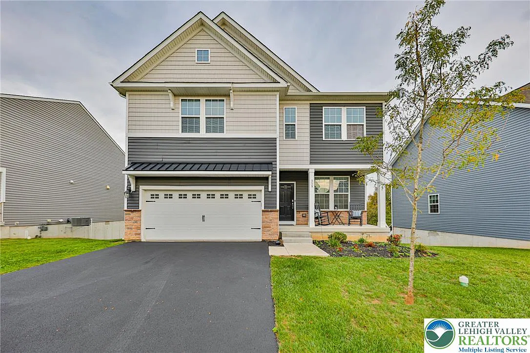 4 bed, 1.5 bath, 2648 sqft, $3,800 — Photo 1