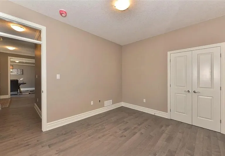 3135 Pincombe Dr — Photo 17