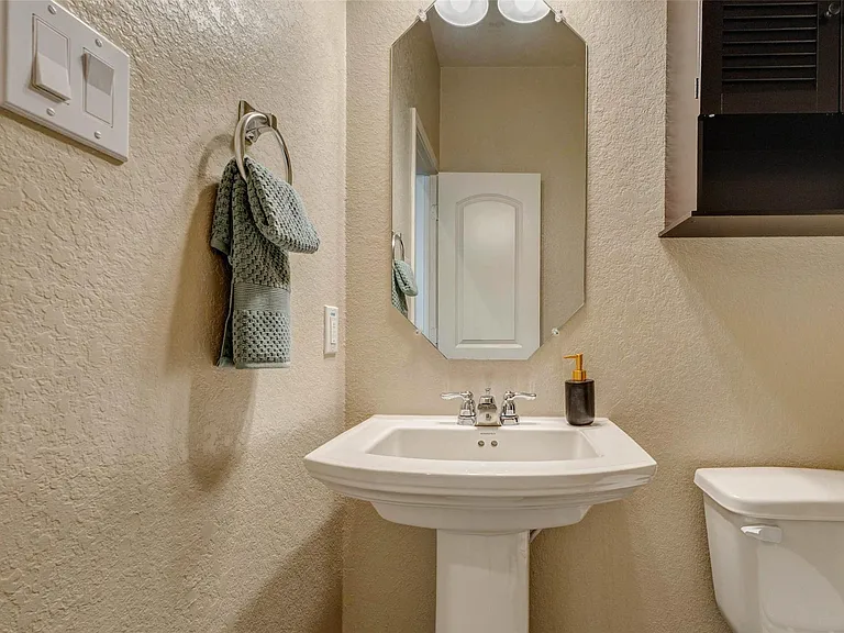 5318 Madeline Grace Dr — Photo 37