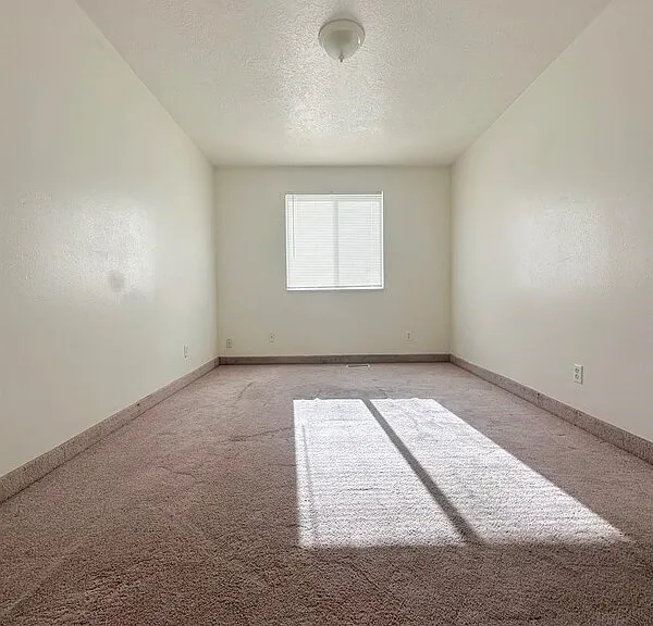 1675 W 100 N #B — Photo 8